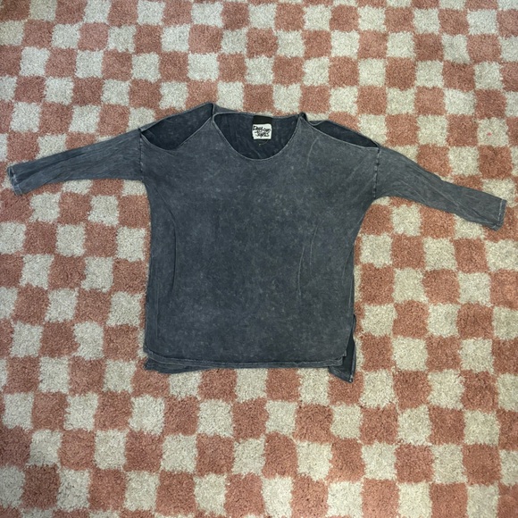 Darlove Jones Grey Top - Picture 2 of 5